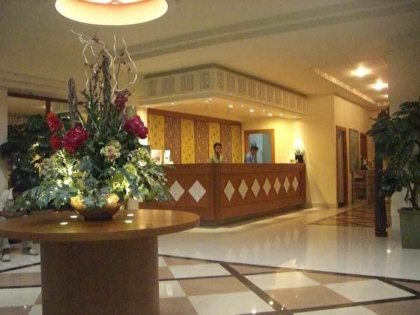 Amans Hotel Амбон Екстериор снимка