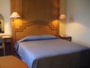 Amans Hotel Амбон Екстериор снимка